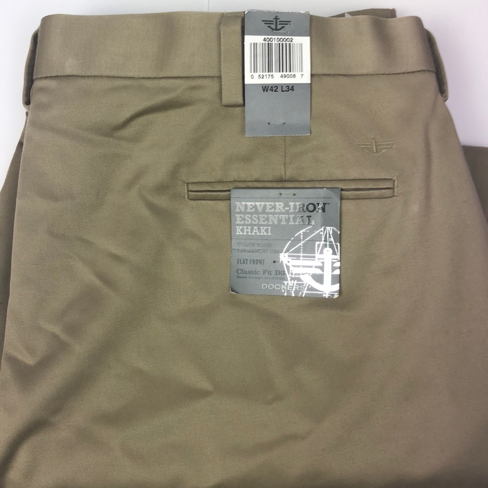 Dockers never iron essential khakis NWT size 42x34